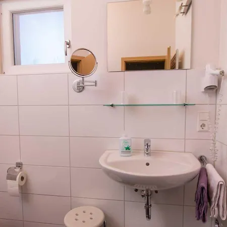 Apartment Weingut Und Gutsschaenke Marco Daun *