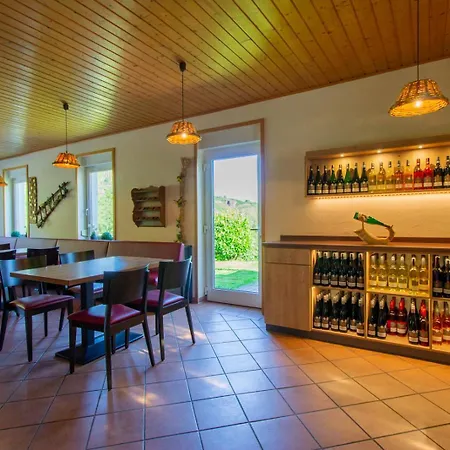 Apartment Weingut Und Gutsschaenke Marco Daun